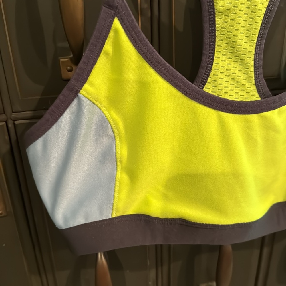 AVIA Athletic top - Picture 2 of 3